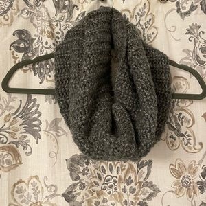 H&M Gray Knit Infinity Scarf